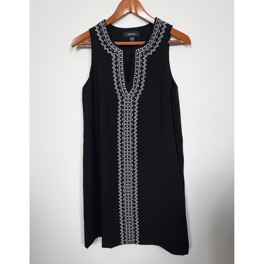 Karen Kane Shift Dress Womens S Black White Embroidered Sleeveless Split Neck